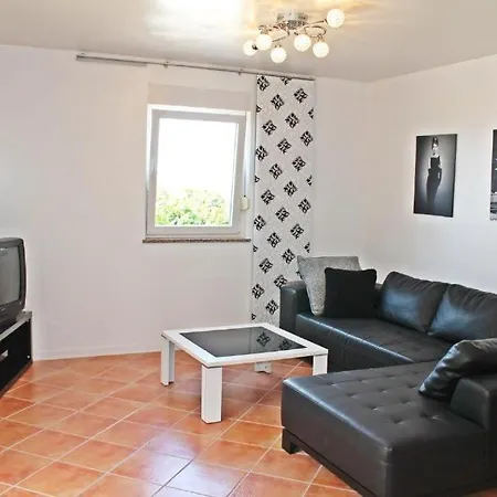 Apartment In With Sea View, Balcony, Air Conditioning, Wifi